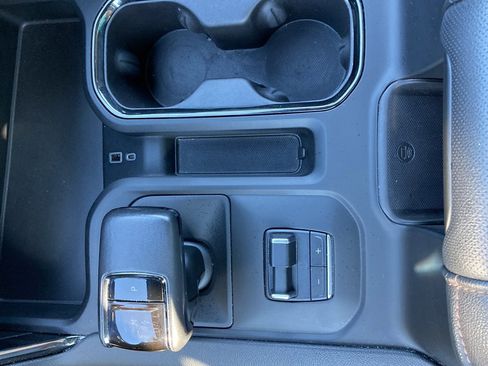 Certified 2022 GMC Sierra 1500 AT4 w/ AT4 Premium Package image 34