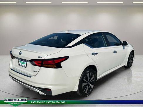 Used 2022 Nissan Altima 2.5 SV w/ SV Premium Package AWD/4WD image 9