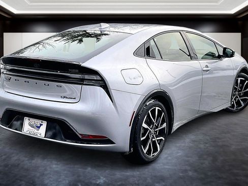 Used 2023 Toyota Prius Prime image 2