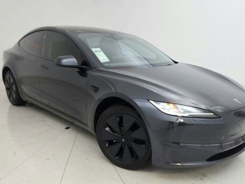 Used 2025 Tesla Model 3 image 25