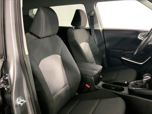 Certified 2025 Kia Soul LX image 7