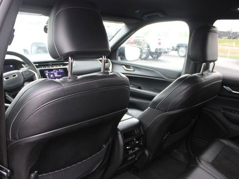 Used 2024 Jeep Grand Cherokee Altitude AWD/4WD image 26