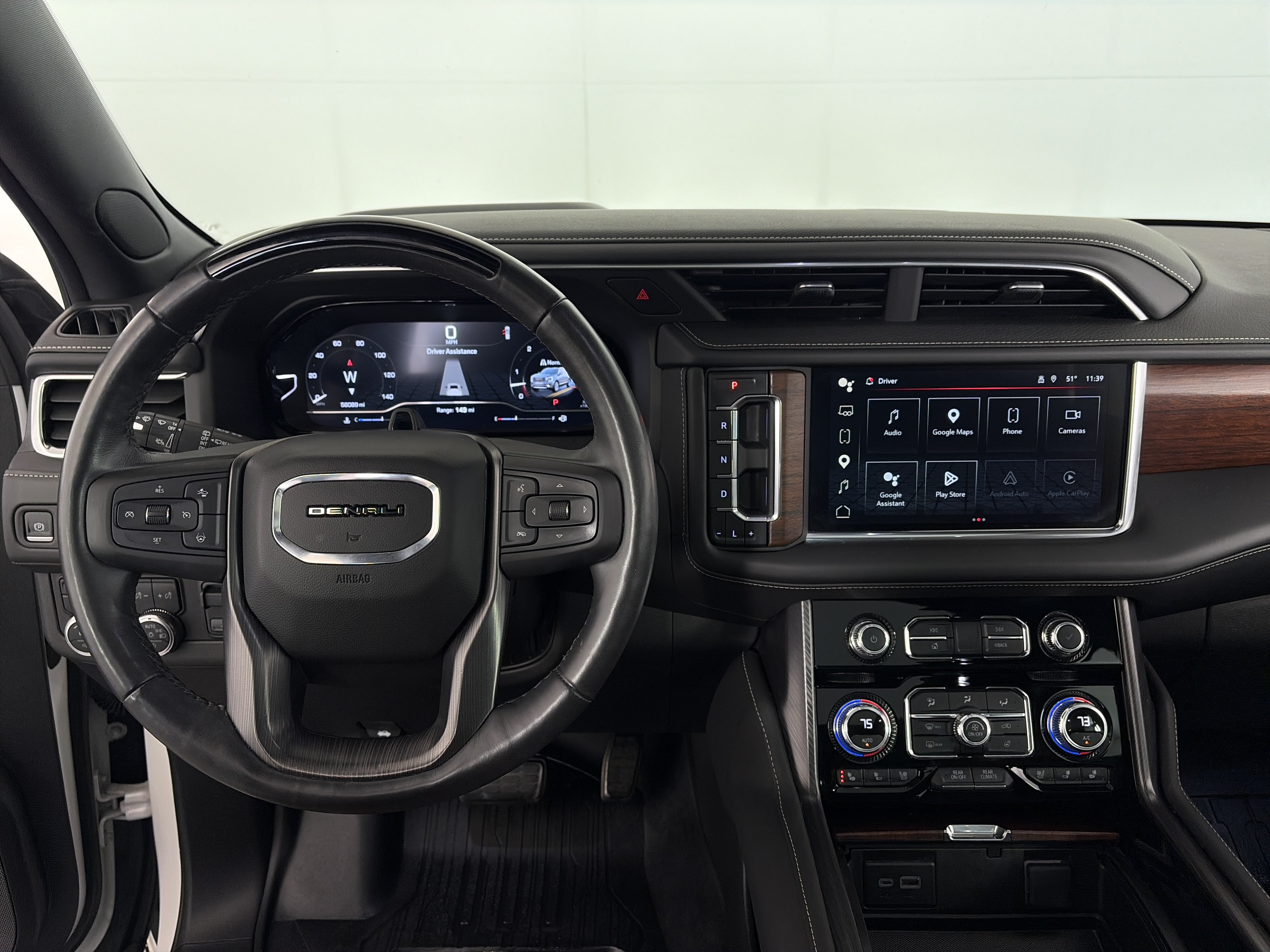 Used 2023 GMC Yukon Denali Ultimate w/ LPO, Floor Liner Package AWD/4WD image 3