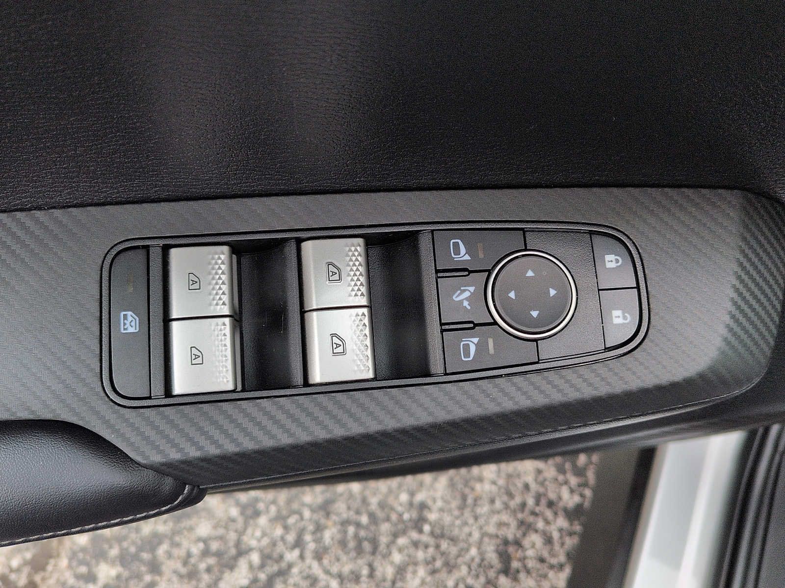 Used 2024 Mitsubishi Outlander SE AWD/4WD image 13