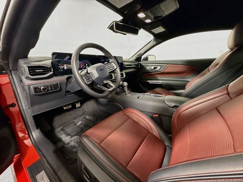 Used 2025 Ford Mustang GT Premium RWD image 11