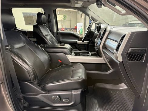Used 2019 Ford F350 Lariat w/ Lariat Ultimate Package AWD/4WD image 9