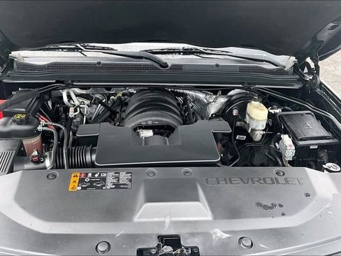 Used 2018 Chevrolet Suburban LT RWD image 30