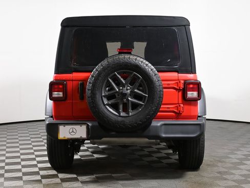 Used 2024 Jeep Wrangler Sport S image 6