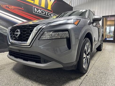 Used 2023 Nissan Rogue SV AWD/4WD image 2