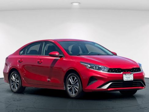 Used 2024 Kia Forte LXS FWD image 5