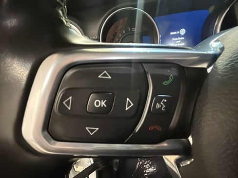 Used 2022 Jeep Wrangler Unlimited Sahara image 20