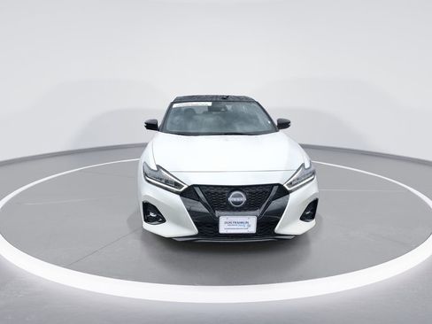 Used 2023 Nissan Maxima SR w/ Sport Mat Group FWD image 3