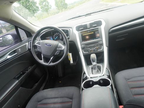 Used 2016 Ford Fusion SE AWD/4WD image 19