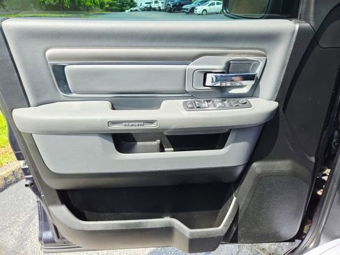 Used 2019 RAM 1500 Classic SLT AWD/4WD image 30