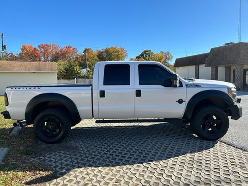 Used 2015 Ford F250 Platinum w/ Platinum Package image 4