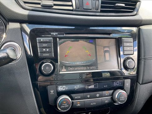 Used 2019 Nissan Rogue SL w/ Premium Package AWD/4WD image 18