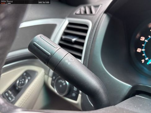 Used 2012 Ford Explorer XLT FWD image 19