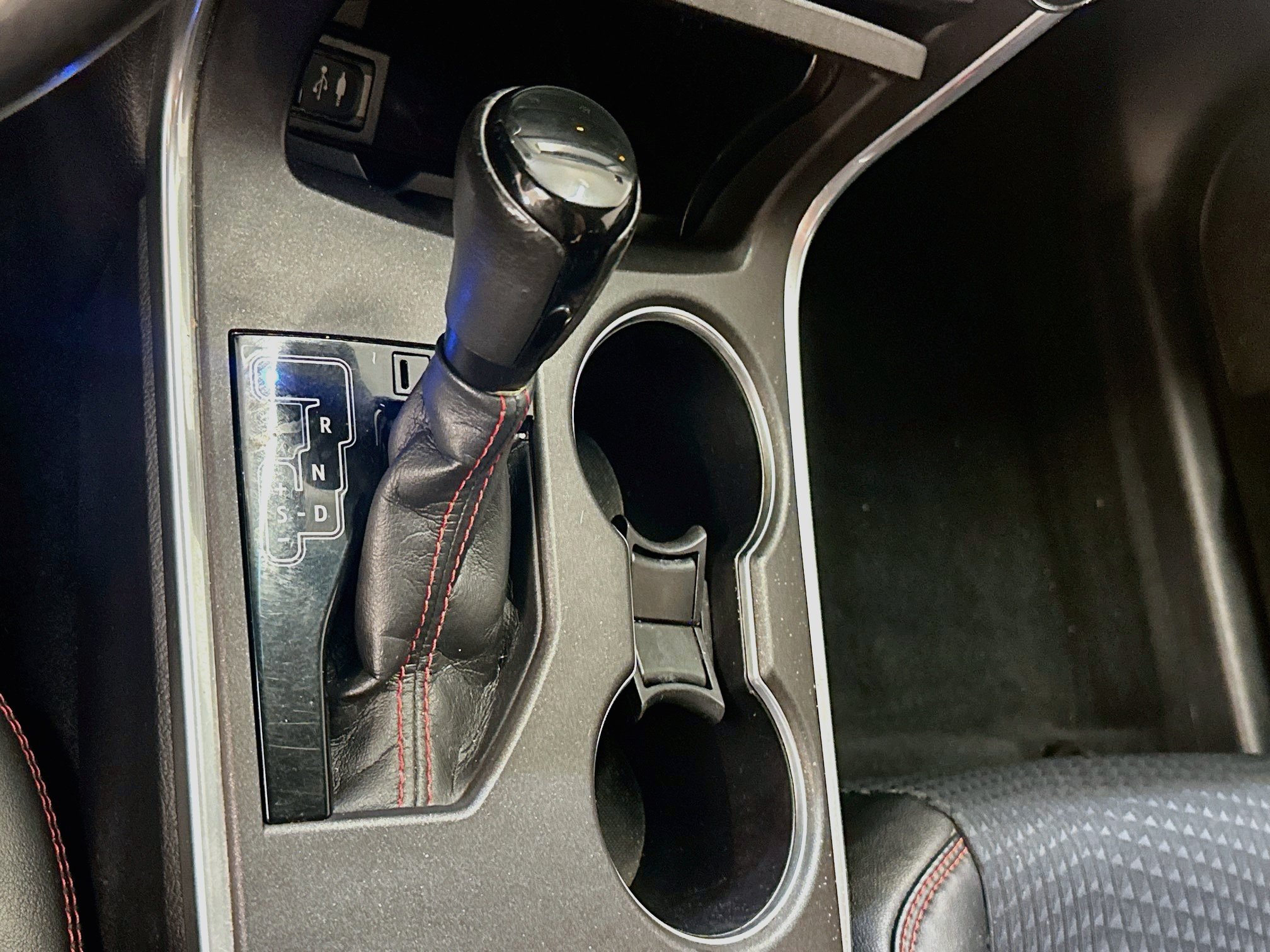 Used 2015 Toyota Camry SE FWD image 24