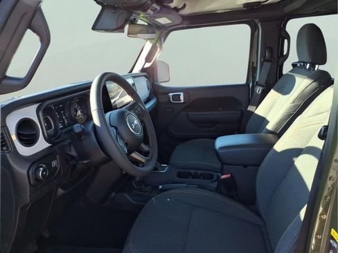 Used 2024 Jeep Wrangler Willys image 12