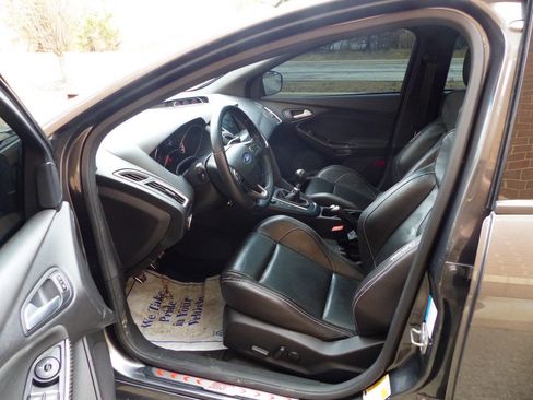 Used 2017 Ford Focus ST image 26