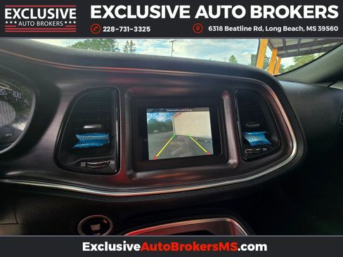 Used 2018 Dodge Challenger SXT w/ Blacktop Package image 17