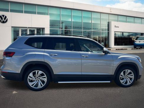 Certified 2023 Volkswagen Atlas SE w/ Panoramic Sunroof Package FWD image 4