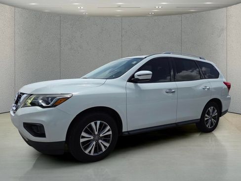Used 2019 Nissan Pathfinder SV FWD image 10