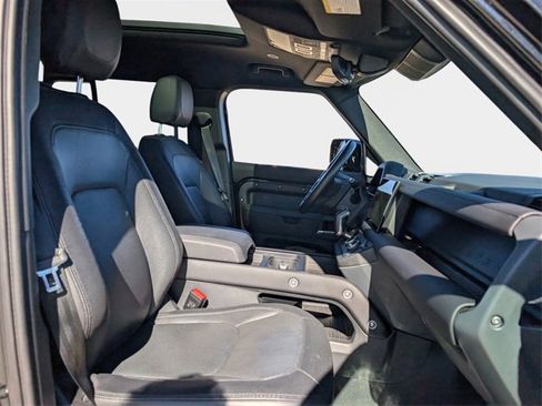 Used 2024 Land Rover Defender 130 X-Dynamic SE image 9