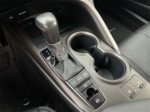 Used 2022 Toyota Camry XSE image 23