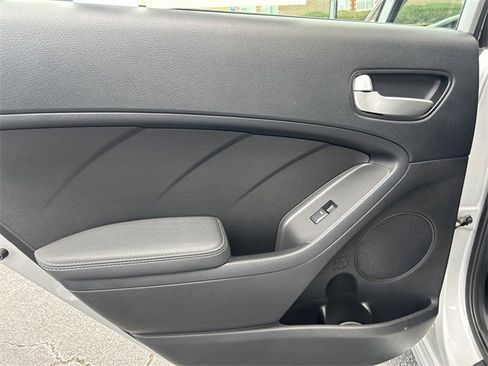 Used 2018 Kia Forte LX w/ LX Popular Package image 13