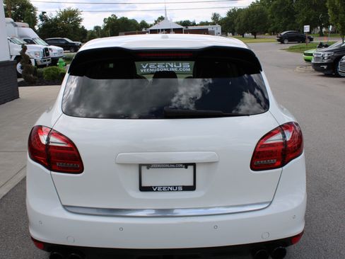 Used 2011 Porsche Cayenne S image 5