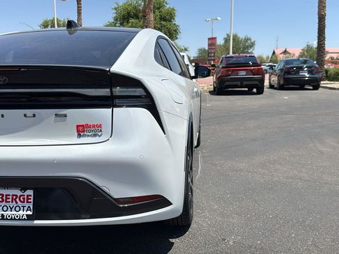 Used 2025 Toyota Prius Plug-In Hybrid w/ Limited Premium Package FWD image 8