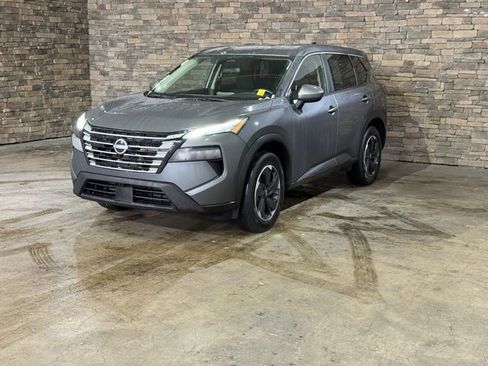 Certified 2025 Nissan Rogue SV image 4