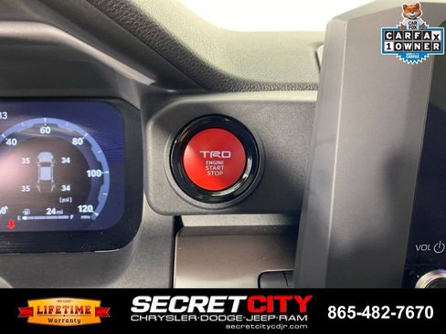 Used 2025 Toyota Tacoma TRD Sport AWD/4WD image 16