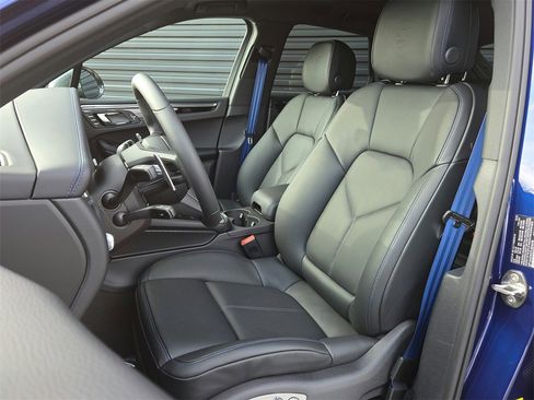 New 2026 Porsche Macan Turbo image 5