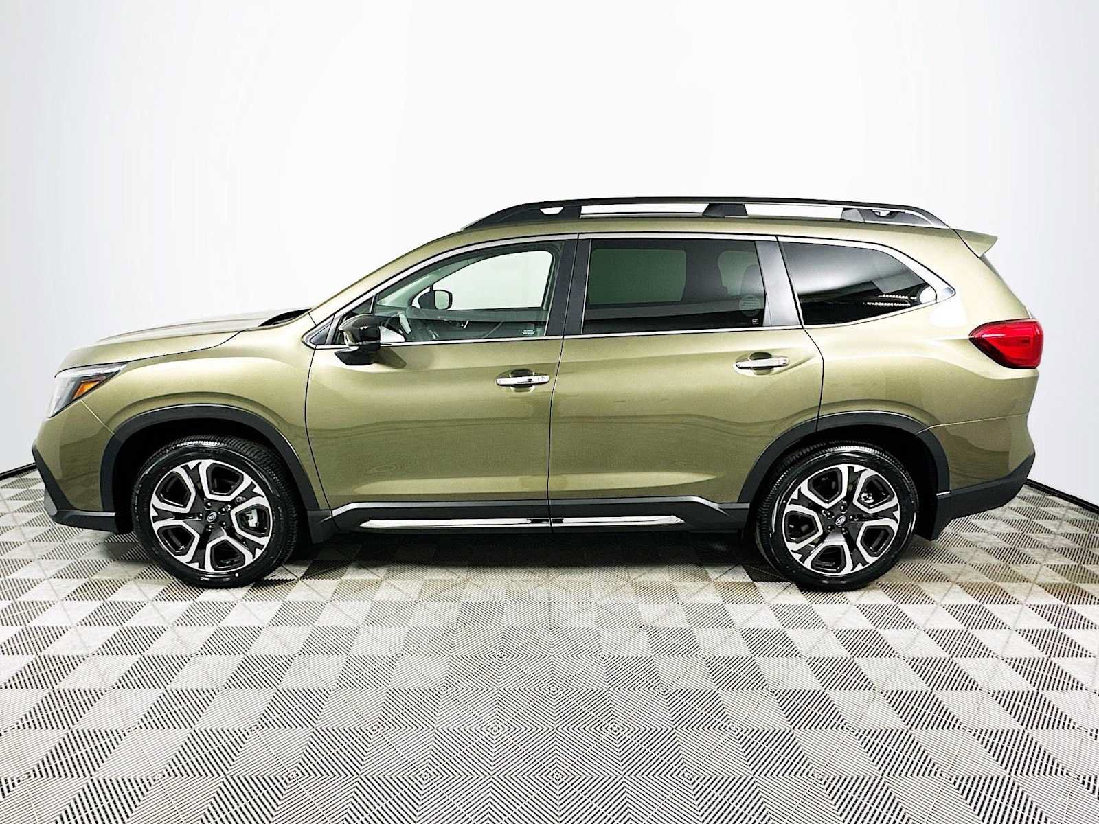 New 2026 Subaru Ascent Touring w/ Popular Package #1 AWD/4WD image 4