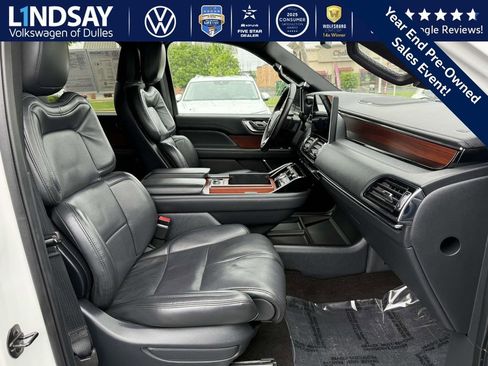 Used 2022 Lincoln Navigator Reserve image 12