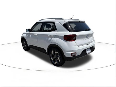 New 2026 Hyundai Venue SEL FWD image 5