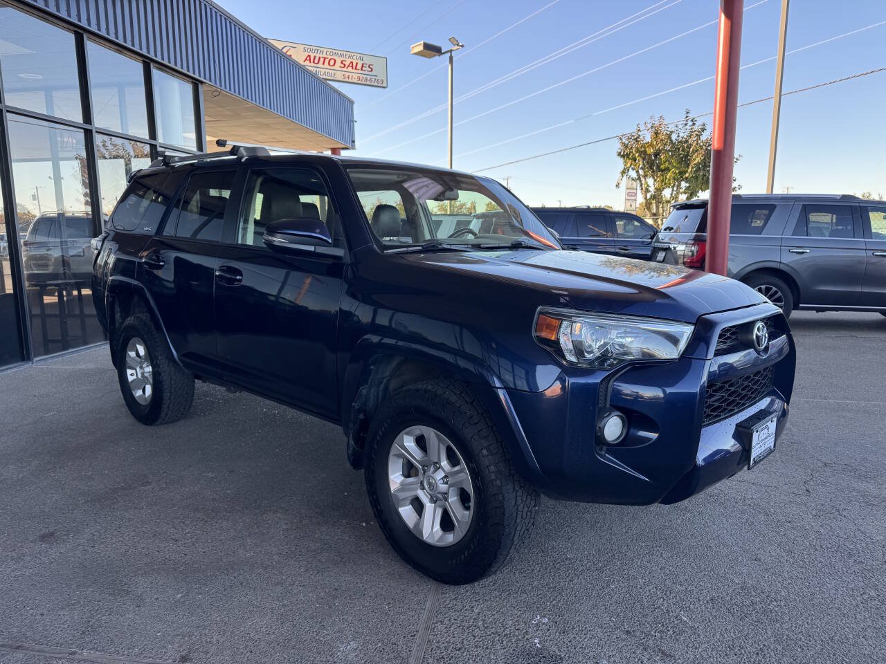 Used 2016 Toyota 4Runner SR5 Premium AWD/4WD image 2