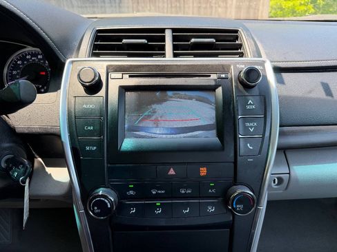 Used 2016 Toyota Camry LE FWD image 14