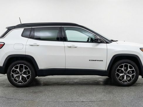 Used 2025 Jeep Compass Limited AWD/4WD image 11