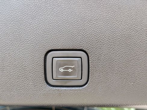 Used 2024 Cadillac XT6 Premium Luxury w/ LPO, Floor Liner Package AWD/4WD image 18
