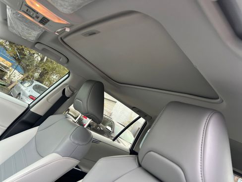 Used 2021 Toyota RAV4 XLE Premium image 20