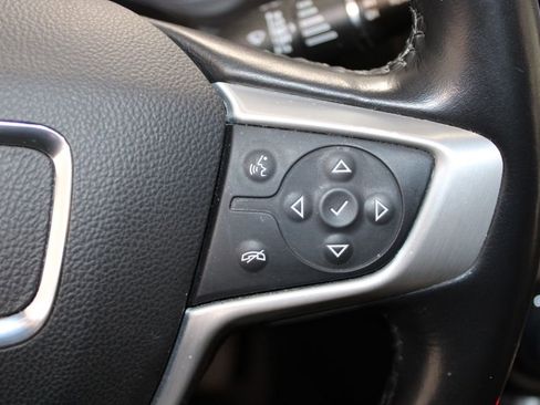 Used 2022 GMC Terrain SLT w/ Tech Package image 22