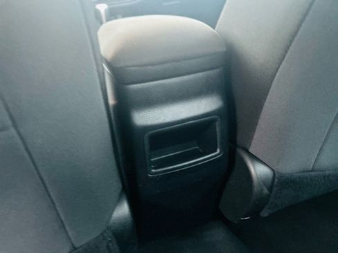 Used 2018 Toyota Corolla LE image 36