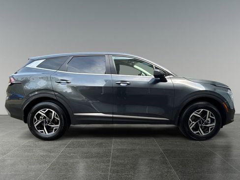 Used 2024 Kia Sportage LX AWD/4WD image 11