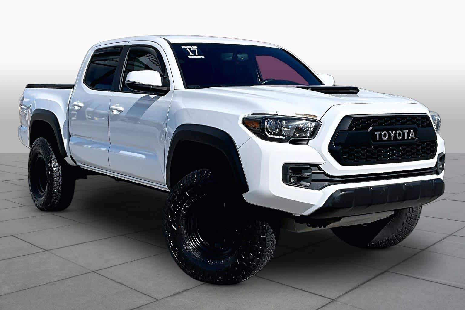 Used 2017 Toyota Tacoma TRD Pro AWD/4WD image 2