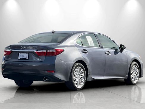 Used 2013 Lexus ES 350 w/ Luxury Pkg FWD image 2