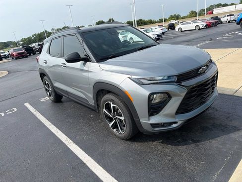 Used 2023 Chevrolet TrailBlazer RS w/ Sun and Liftgate Package AWD/4WD image 4