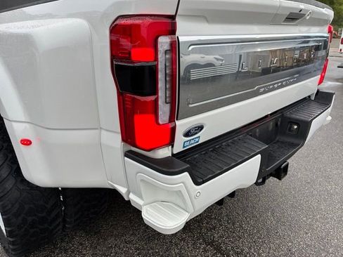 Used 2024 Ford F450 Limited w/ FX4 Off-Road Package AWD/4WD image 12